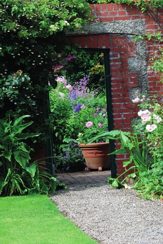 Garden Gateway: A Journey into Serenity 🌿🌸