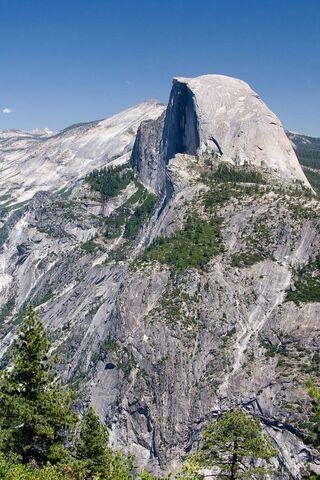 Majestic Half Dome: Nature's Granite Giant 🏞️