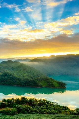 Awakening Horizons: A Sunrise Symphony 🌅