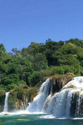 Nature's Cascading Symphony 🎶💦