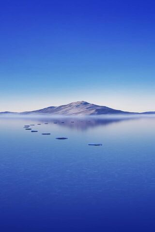 Serenity in Blue: The Huawei P20 Experience