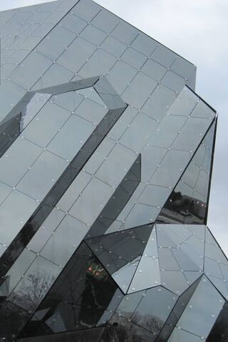 Reflections of Tomorrow: The Futur Structure