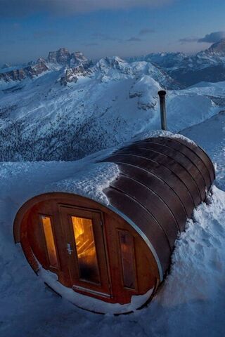 Cozy Retreat in the Mountains: The Remote Sauna Experience