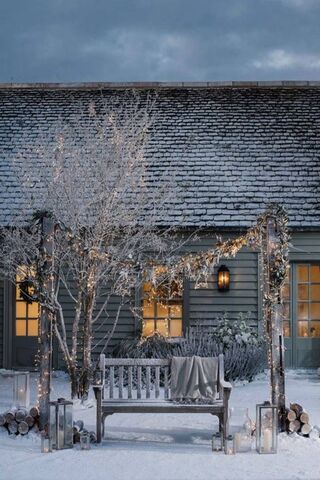Winter's Embrace: A Cozy Retreat ❄️🏡
