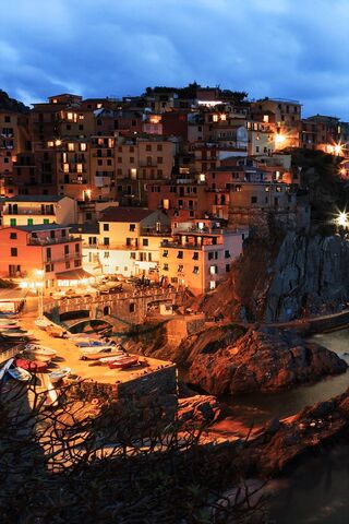 Twilight Charm: A Coastal Cityscape 🌅🏙️