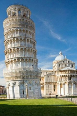 Leaning Marvel: The Pisa Tower 🌍🏛️
