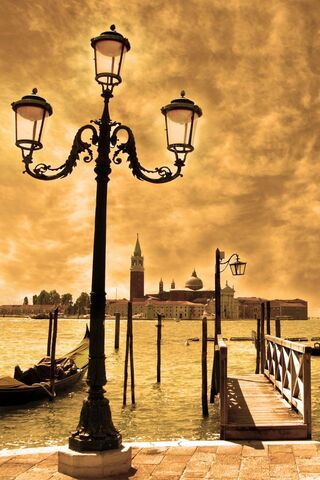 Golden Serenity of Venice 🌅