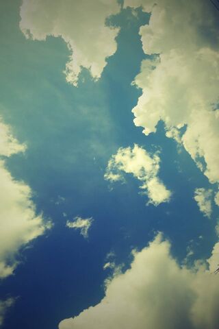 Heavenly Blues: A Glimpse of Cielo Azul ☁️🌤️