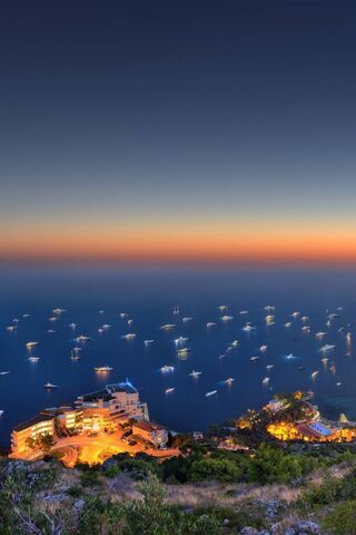 Monaco's Twilight Serenity: A Yacht Lover's Paradise 🌅⚓️