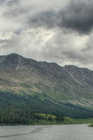 Majestic Mountains of Almaty: Nature's Masterpiece 🌄
