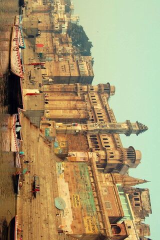 Kashi Ghat: A Glimpse into Varanasi's Spiritual Heart 🌊🏛️