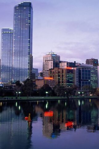 City Reflections: A Twilight Symphony 🌆✨