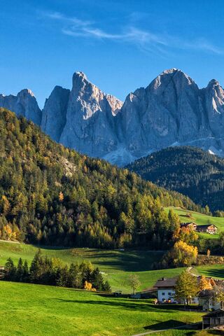 Majestic Munte: Nature's Masterpiece 🌄✨