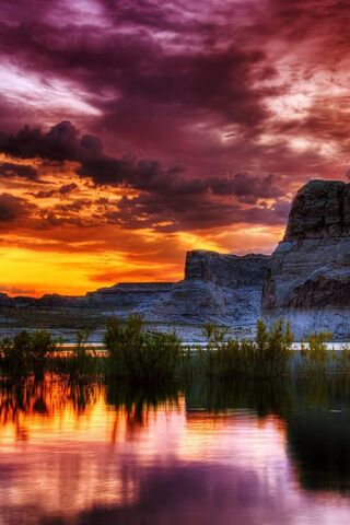 Twilight Reflections: A Sunset Vista