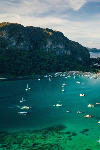 Yacht