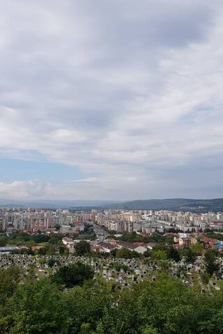 Cluj: A City of Contrasts 🌆🌿