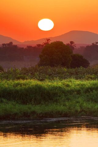 Sunset Serenity Over the Nile 🌅