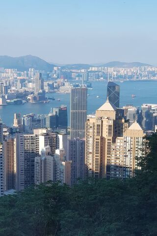 Breathtaking Views of Hong Kong: A City of Skyscrapers and Serenity 🌆🌊