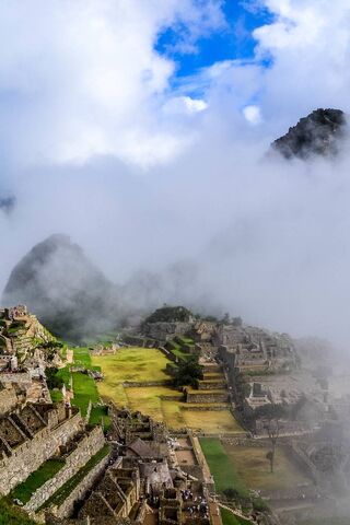 Mystical Machu Picchu: The Lost City in the Clouds 🌄☁️