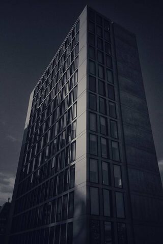 Santiago Building: A Modern Marvel in Monochrome 🏙️✨