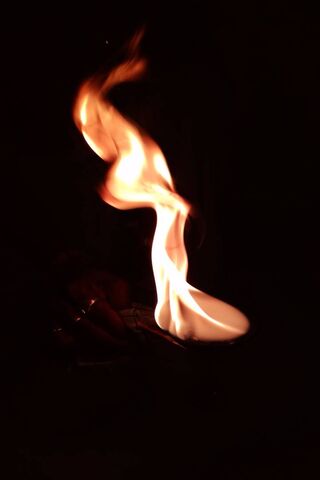 Cahaya api