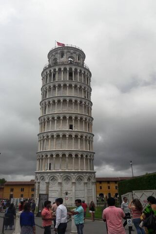 The Leaning Marvel of Pisa 🏛️✨