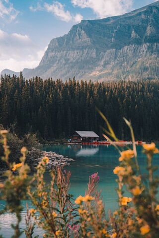Tranquil Reflections: A Nature Escape 🌲🏞️
