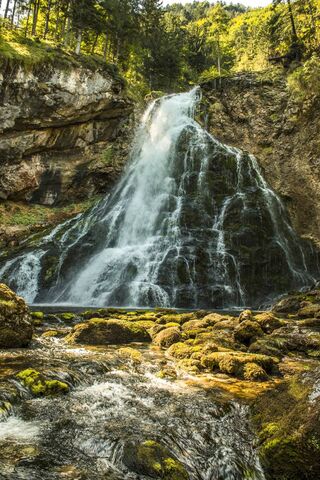 Nature's Cascade: The Majestic Waterfall