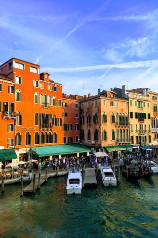 Charming Canals of Sunny Venice ☀️🌊
