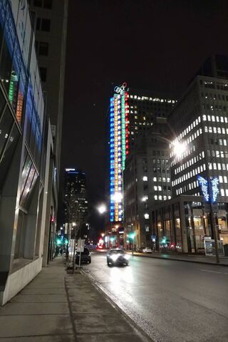 Montreal's Nighttime Glow: A Tribute to the Olympics 🌟