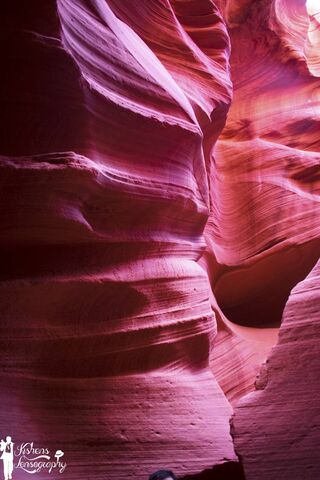 Waves of Color: The Beauty of Antelope Canyon 🌊🌈