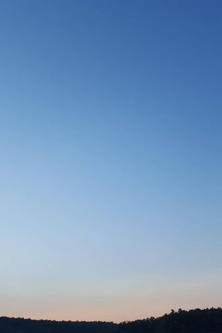 Twilight Serenity: A Calm Evening Sky