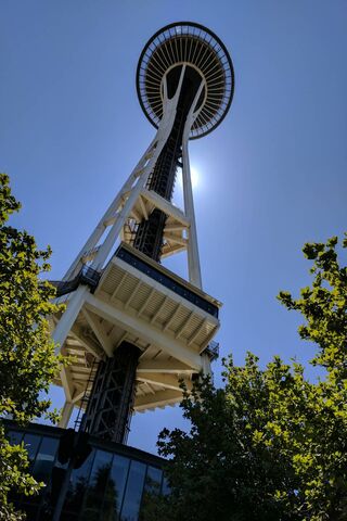 Reaching for the Sky: The Iconic Seattle Space Needle 🌟