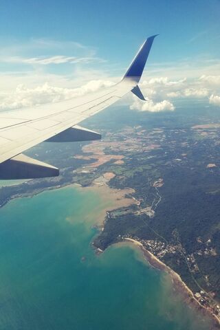 Aerial Views: The Beauty Below 🌍✈️