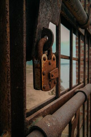 Breaking Free: The Key to Self-Discovery 🔑✨