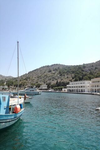 Welcome to Paradise: A Glimpse of Greek Island Bliss 🌊🏝️
