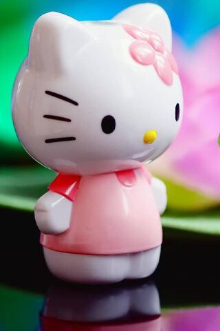 Adorable Hello Kitty Charm 🌸