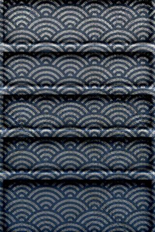 Wave Patterns on the Apple Shelf 🍏📚