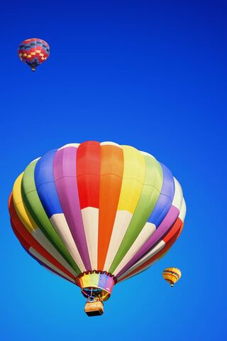Soaring Colors: A Ballooning Adventure 🎈🌈