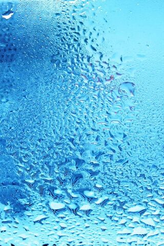 Aqua Dreams: The Beauty of Water Droplets