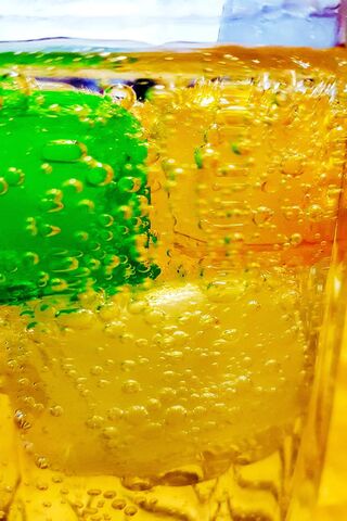 Bubbly Bliss: A Sip of Summer 🍹✨