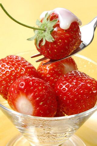 Strawberry Delight: A Sweet Treat 🍓✨