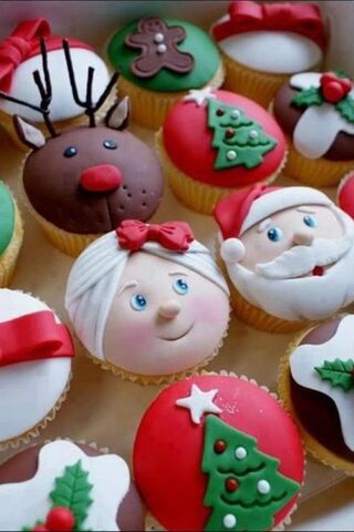 Festive Delights: Christmas Cupcake Wonderland 🎄🧁