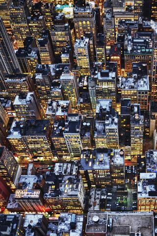 City That Never Sleeps:..