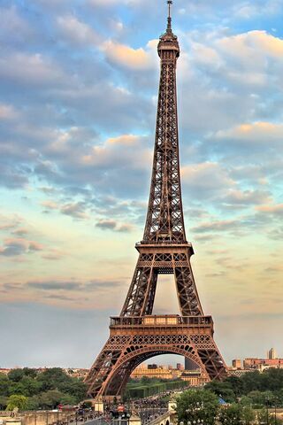 Eiffel Tower: A Timeles..