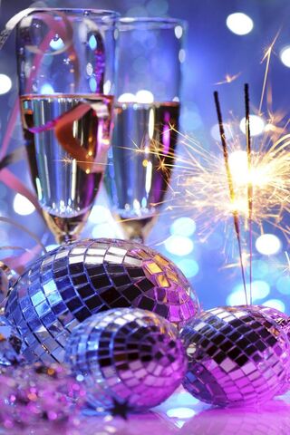 Sparkling Holiday Cheer ✨🥂