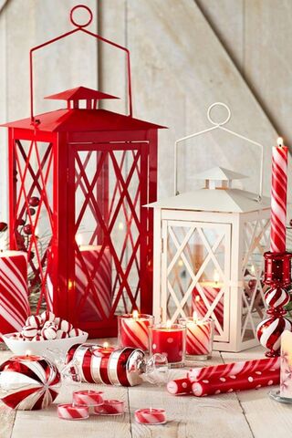 Festive Glow: Candy Cane Lanterns Delight 🎄✨
