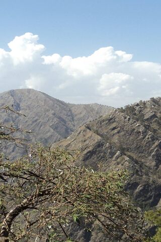 Majestic Mountain Views: Nature's Canvas 🌄