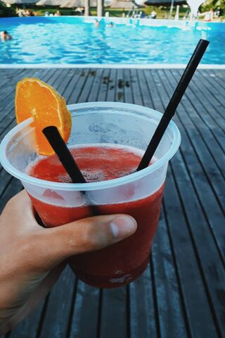 Refreshing Trago by the Poolside 🍹🏖️