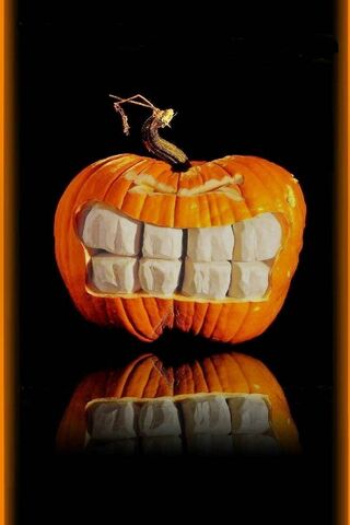 Spooky Smiles: The S7 Edge Pumpkin Delight 🎃